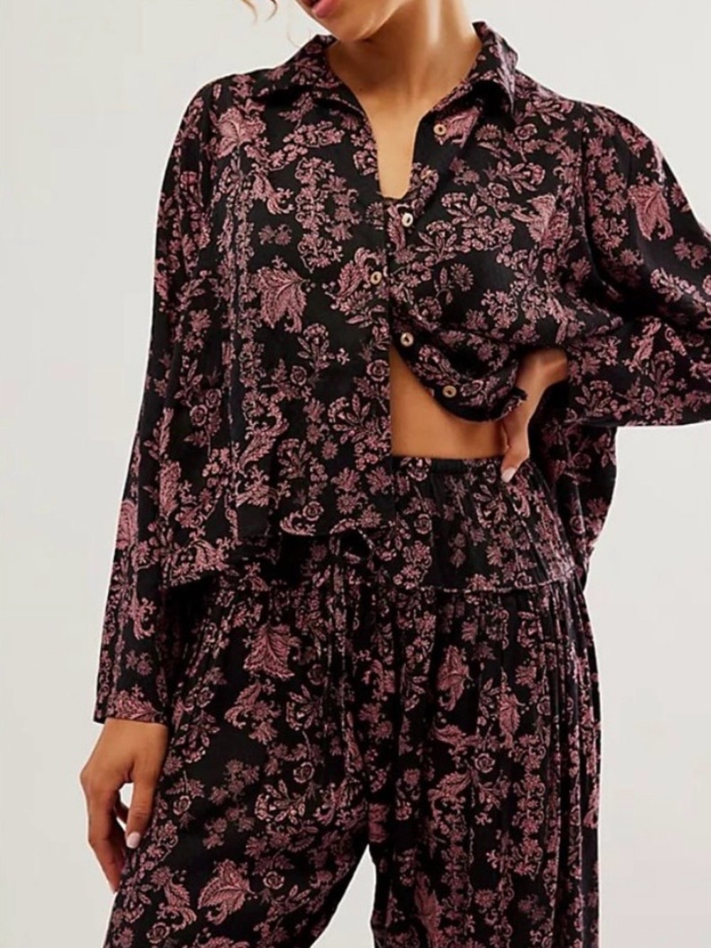 FREE PEOPLE Steady Love
PJ Set / Black Combo
